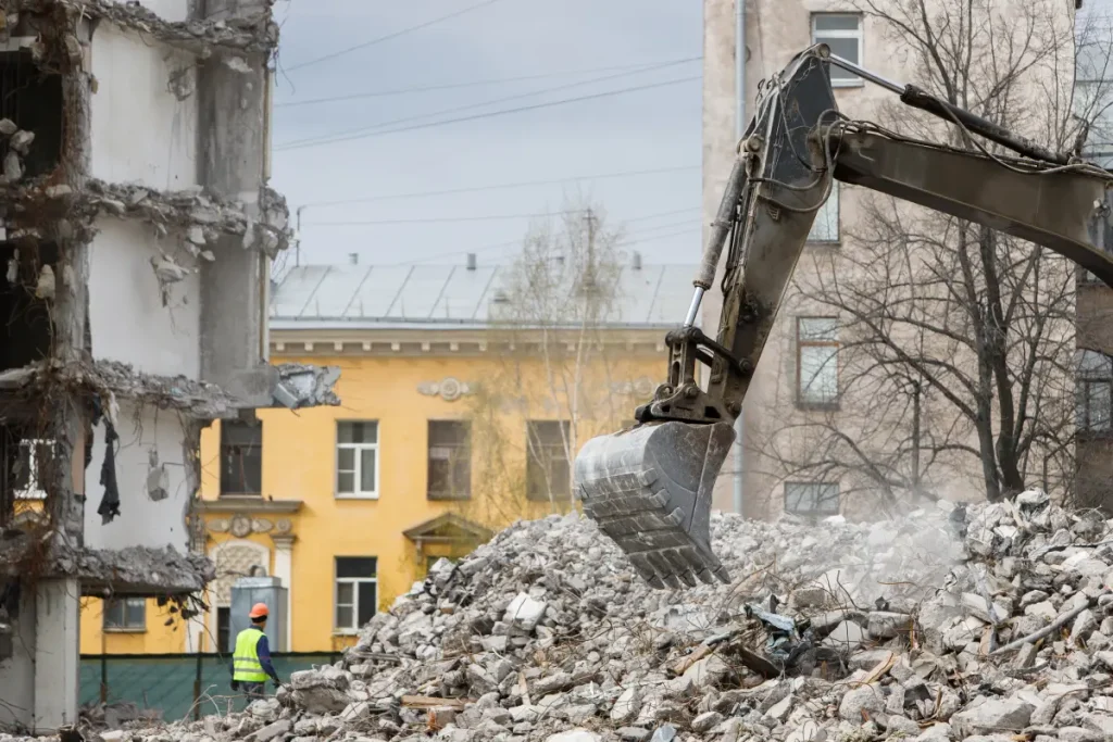 building of the former hotel demolition for new co 2025 03 10 01 09 29 utc